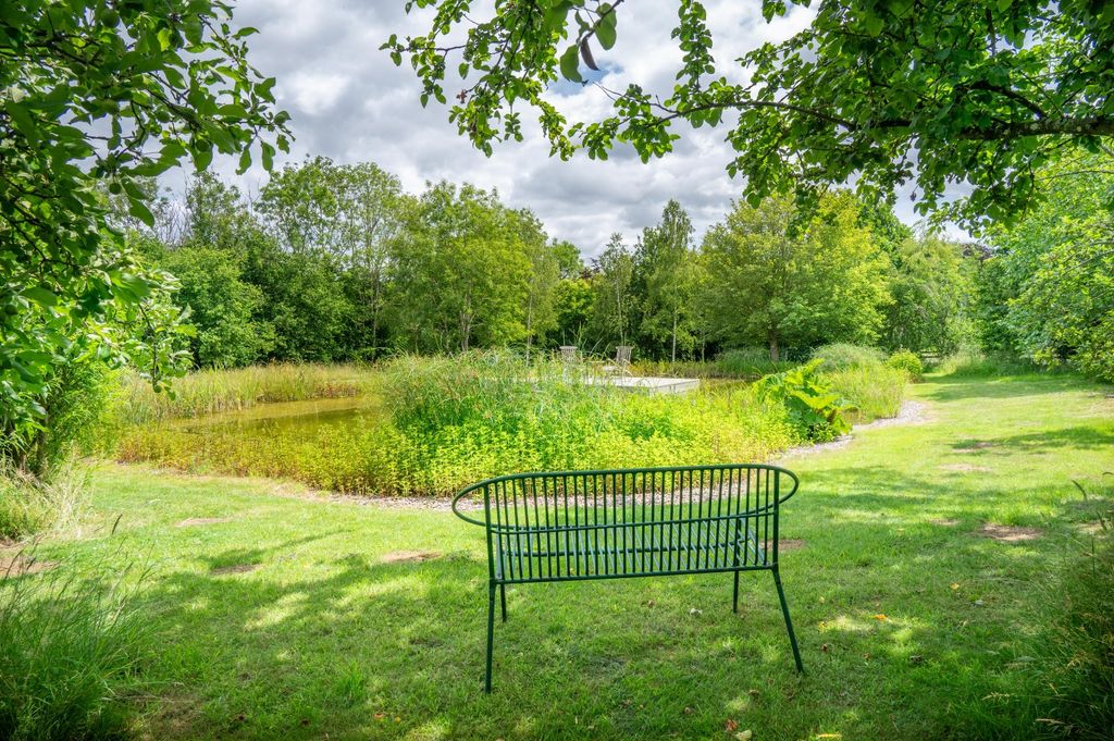 Property photo 3 of 16 Swimming Pond