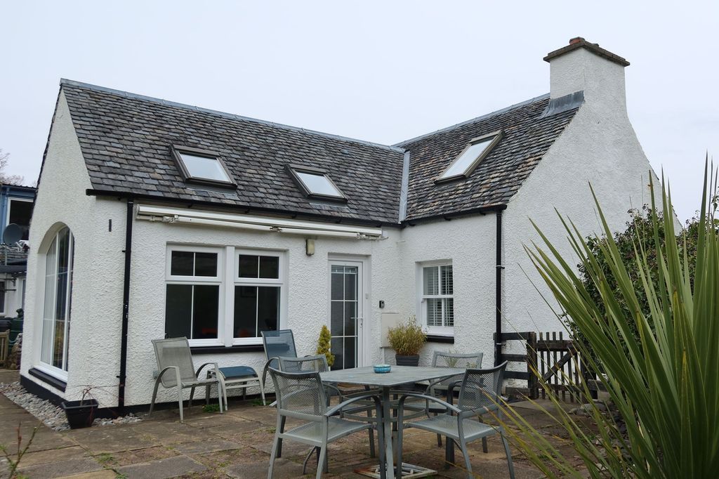 Property photo 3 of 54