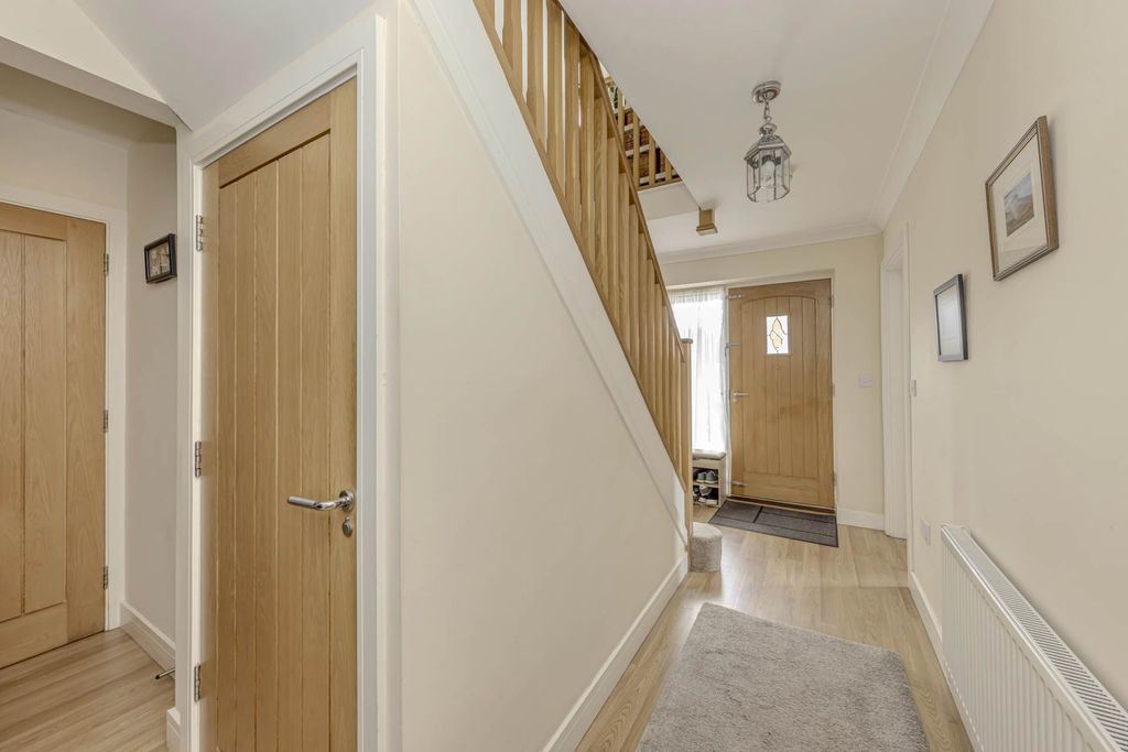 Property photo 3 of 32