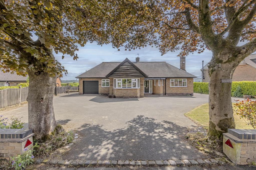 Property photo 1 of 35 Outisde