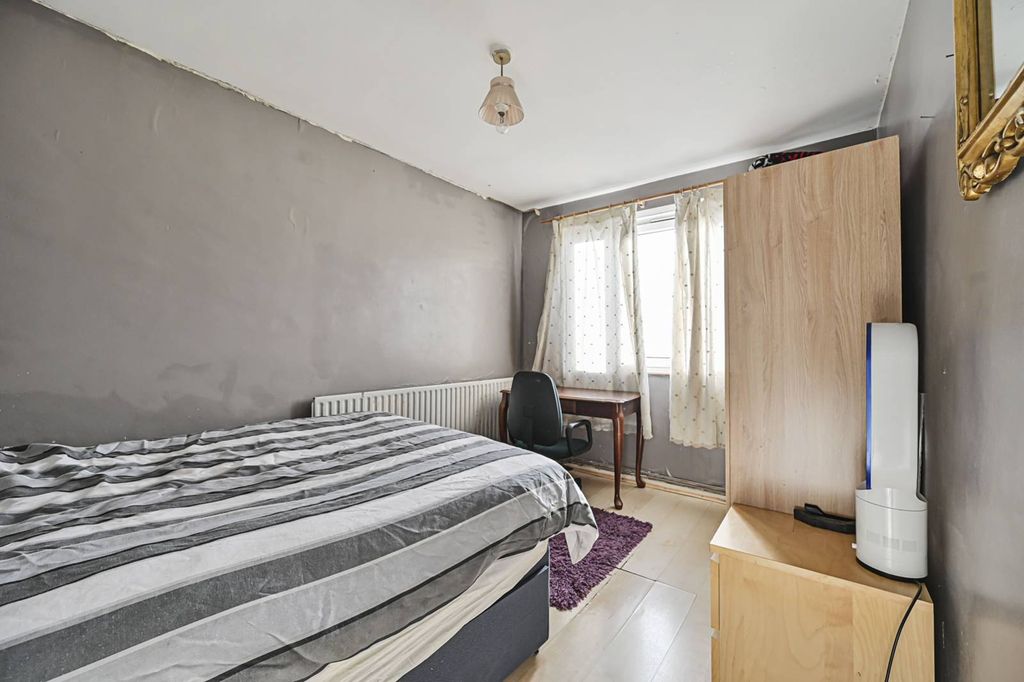 Property photo 3 of 4