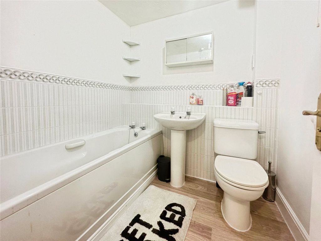 Property photo 3 of 7 Bathroom