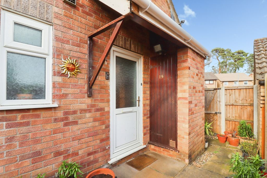 Property photo 2 of 11 Entrance