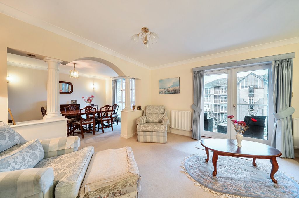 Property photo 2 of 11 1388555-28-6936F7...