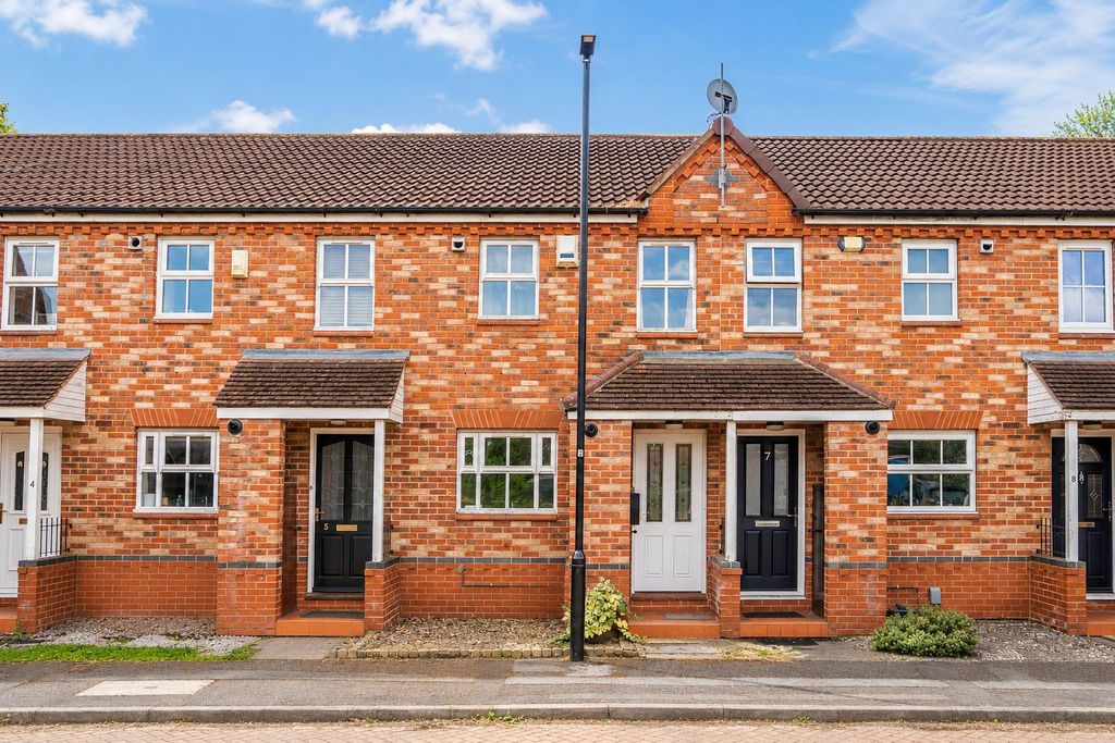 Property photo 1 of 15 External