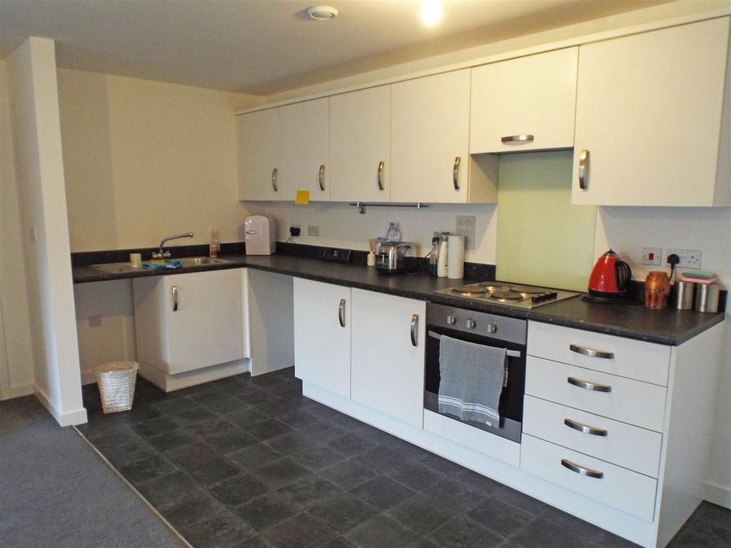 Property photo 3 of 7 Kitchen Area