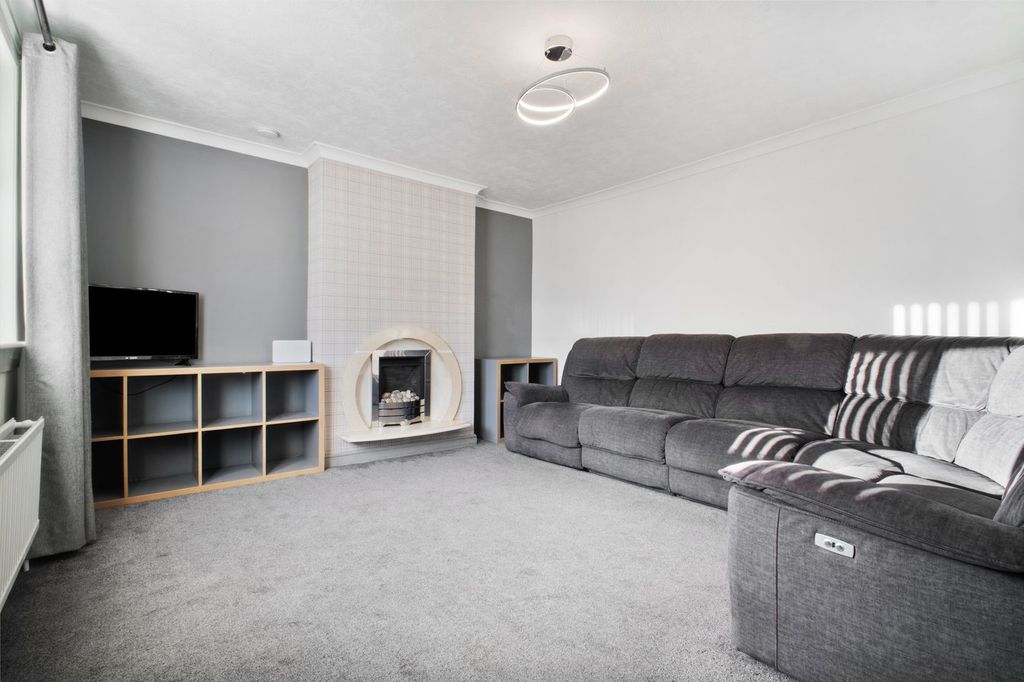 Property photo 2 of 23