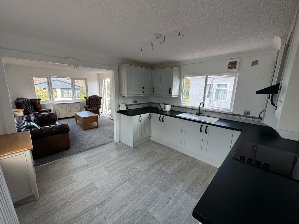 Property photo 3 of 6 4 1
