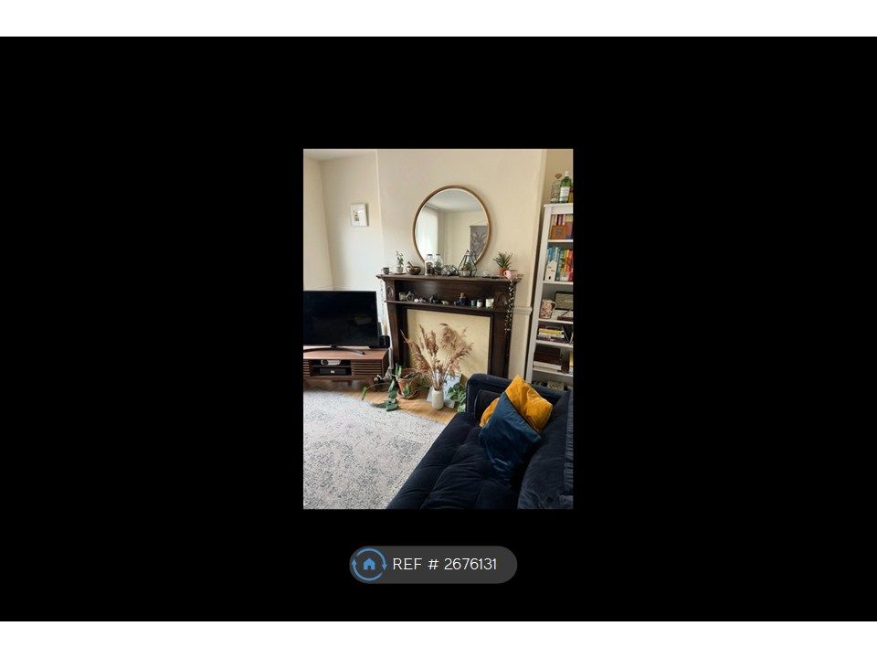 Property photo 1 of 19 Living Room