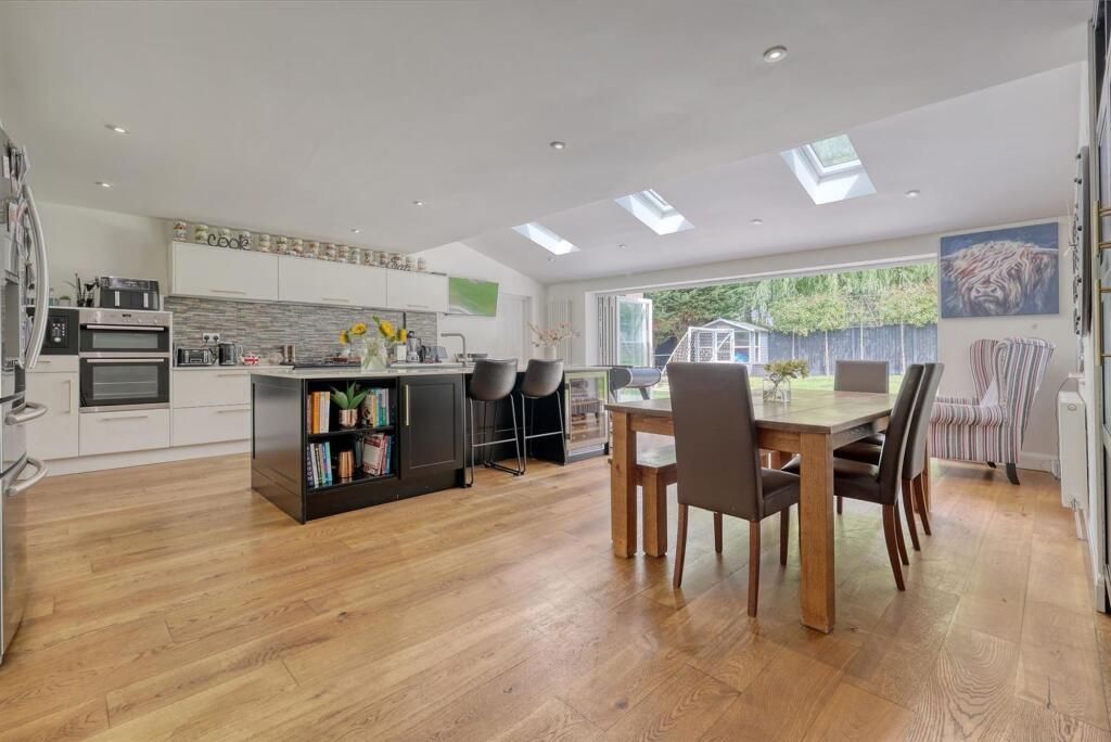 Property photo 2 of 32