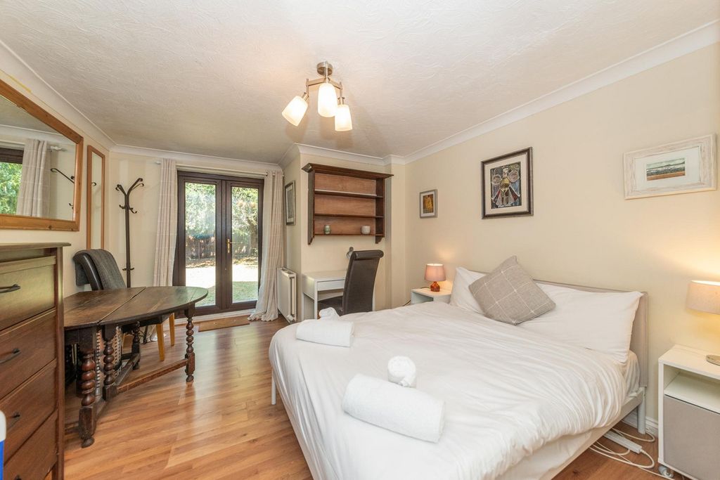 Property photo 3 of 31