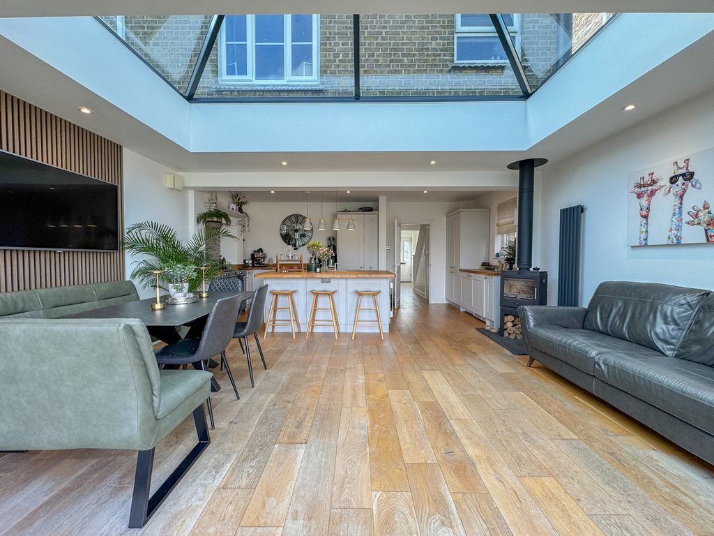 Property photo 2 of 24