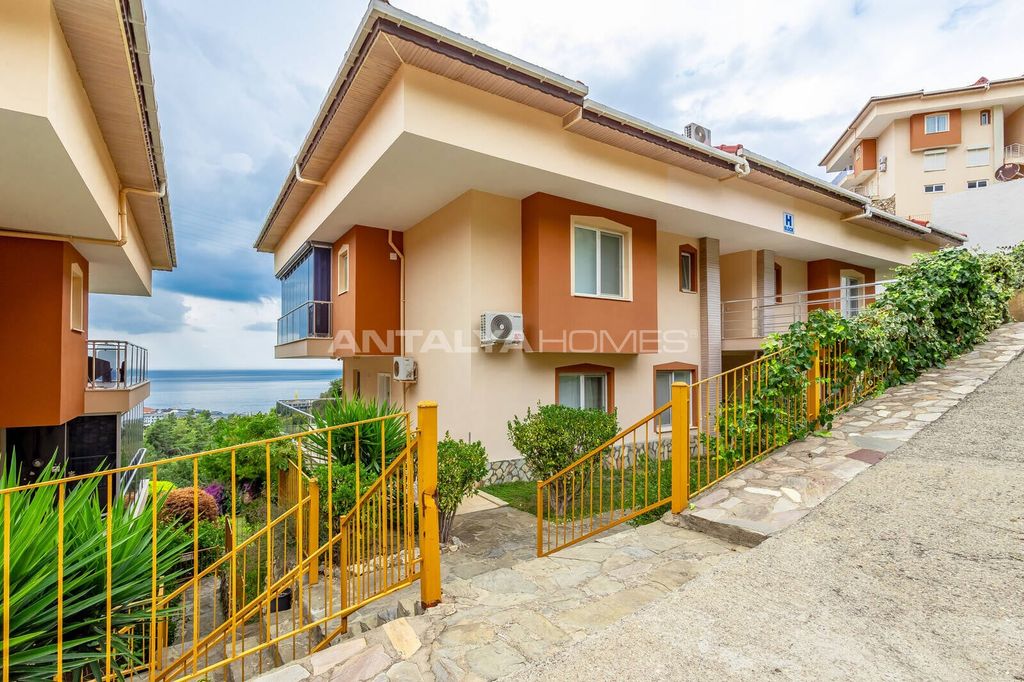 Property photo 3 of 34