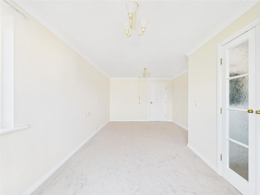 Property photo 3 of 11 Cam05193G0-Pr0032-Still006.Jpg