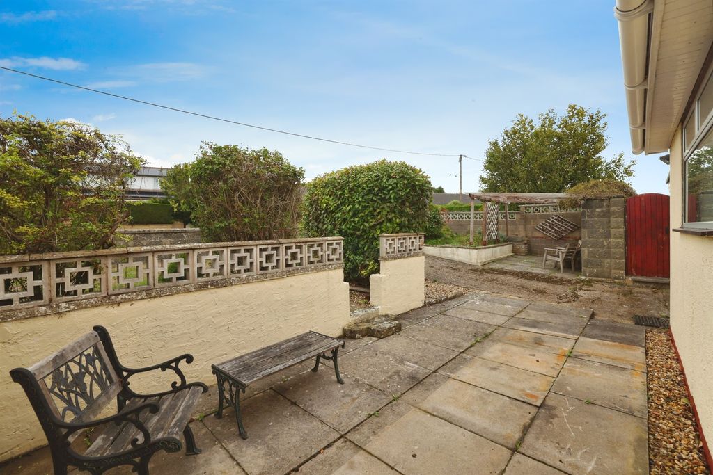 Property photo 2 of 16