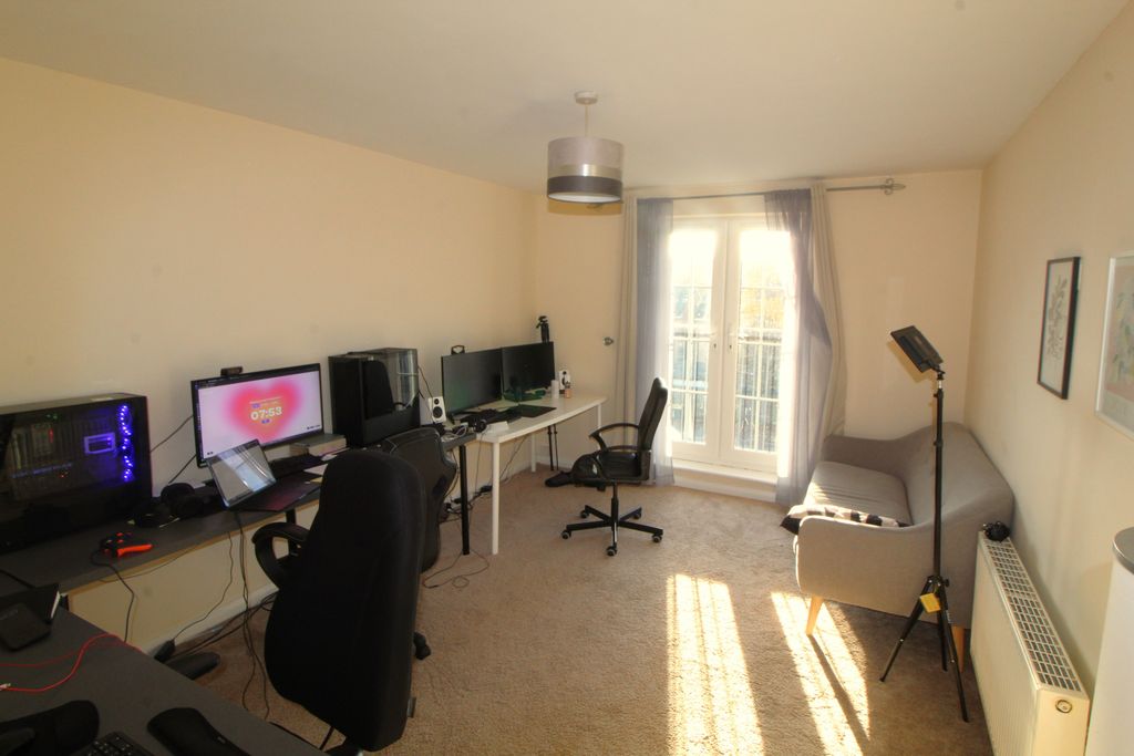 Property photo 2 of 6