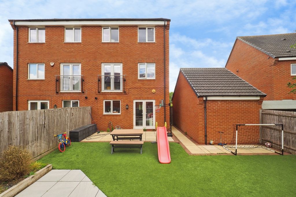Property photo 3 of 11 Pbox-Img.Jpg