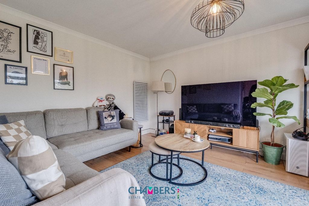 Property photo 3 of 27 Lounge/Kitchen