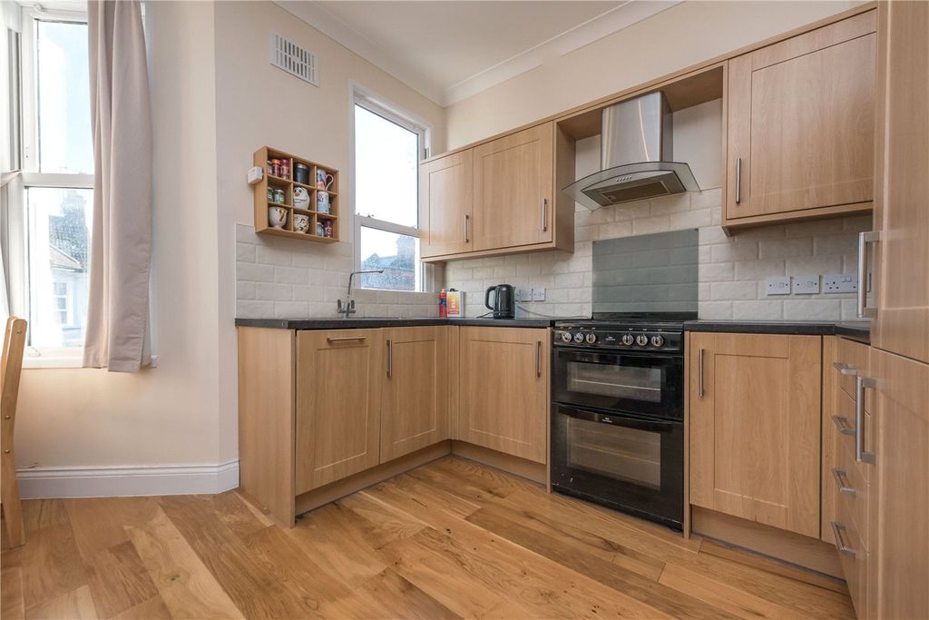 Property photo 3 of 10 Picture No. 02