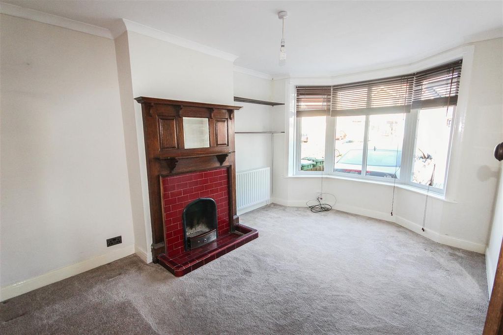 Property photo 2 of 10 Lounge