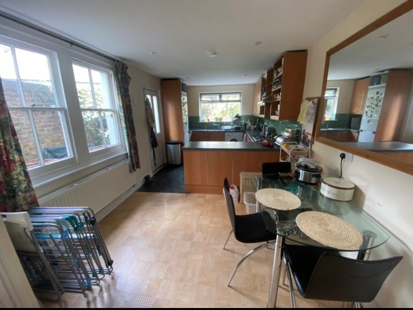 Property photo 3 of 11 Kitchen/Diner