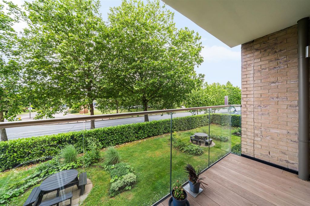 Property photo 3 of 12 Terrace