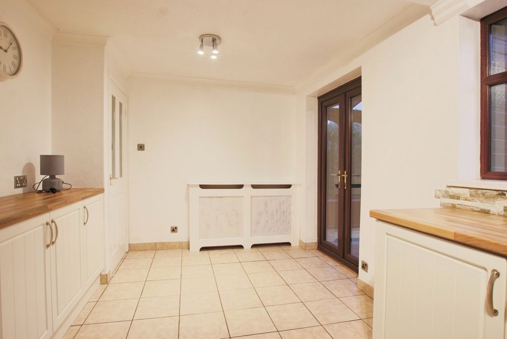 Property photo 3 of 11 4509134