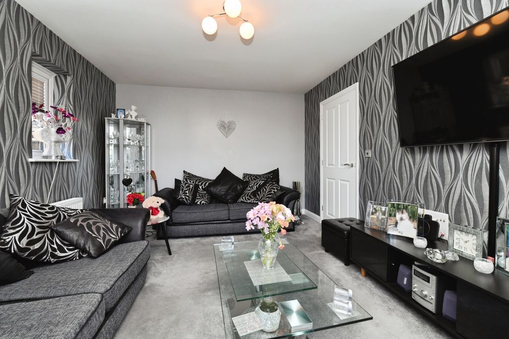 Property photo 2 of 12 Pbox-Img.Jpg