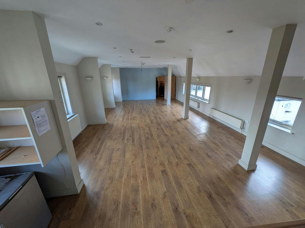 Property photo 3 of 4 9535.Jpg