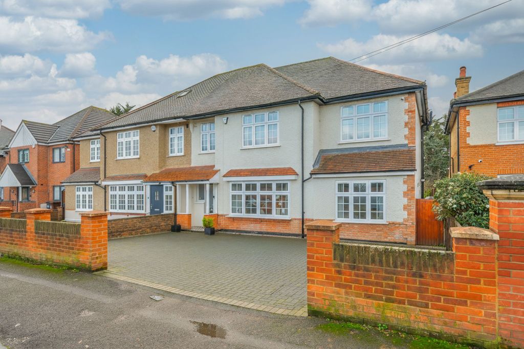 Property photo 1 of 18