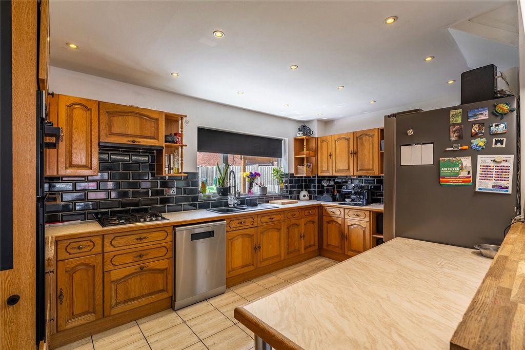 Property photo 2 of 34 Picture No. 07