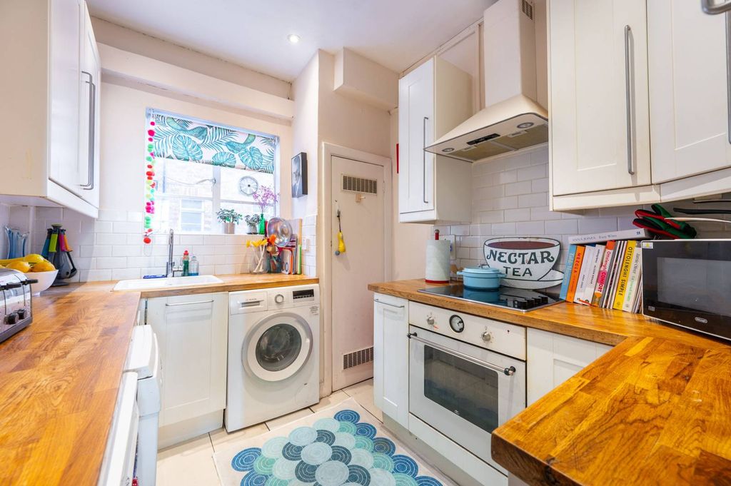 Property photo 3 of 10