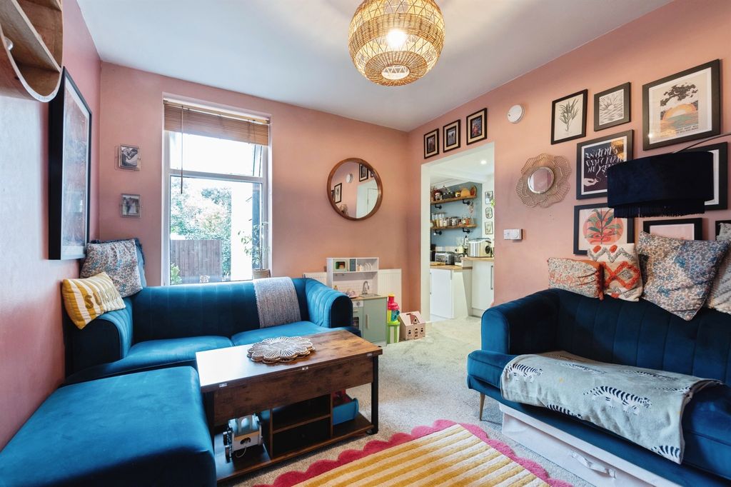 Property photo 2 of 12