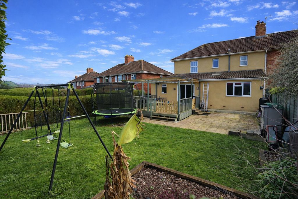 Property photo 2 of 23