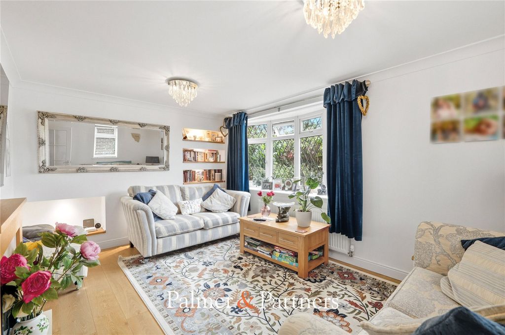 Property photo 1 of 32 Picture No. 04