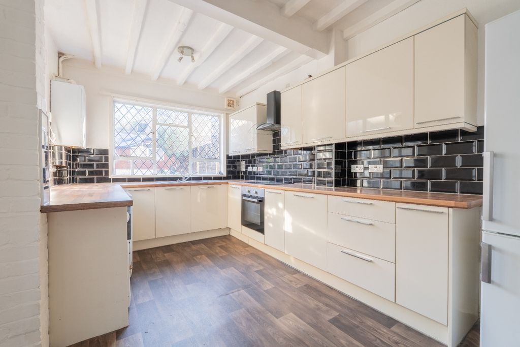 Property photo 2 of 11 4988882
