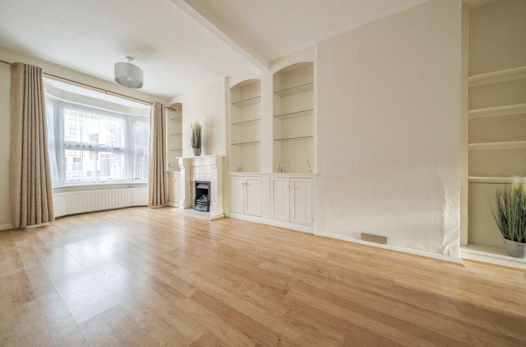 Property photo 2 of 18 1394972-5-694973A...