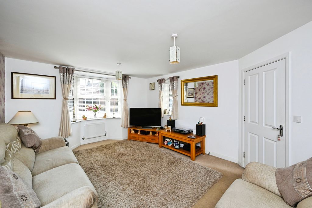 Property photo 3 of 16 Photo