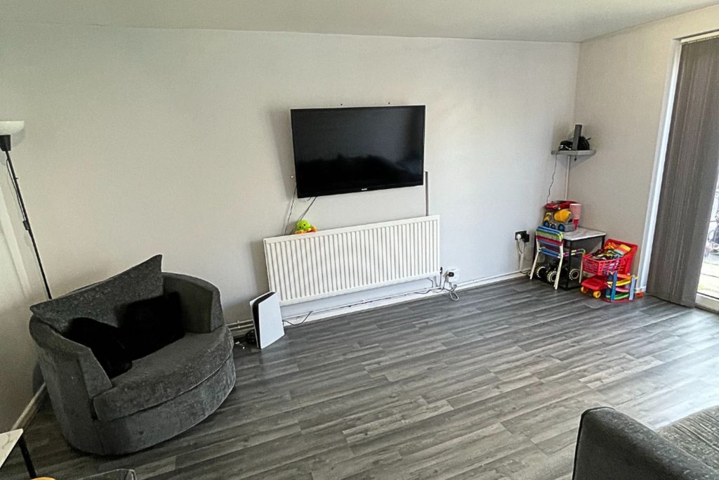 Property photo 2 of 18