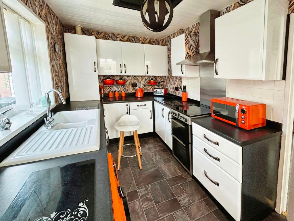 Property photo 1 of 22 Kitchen