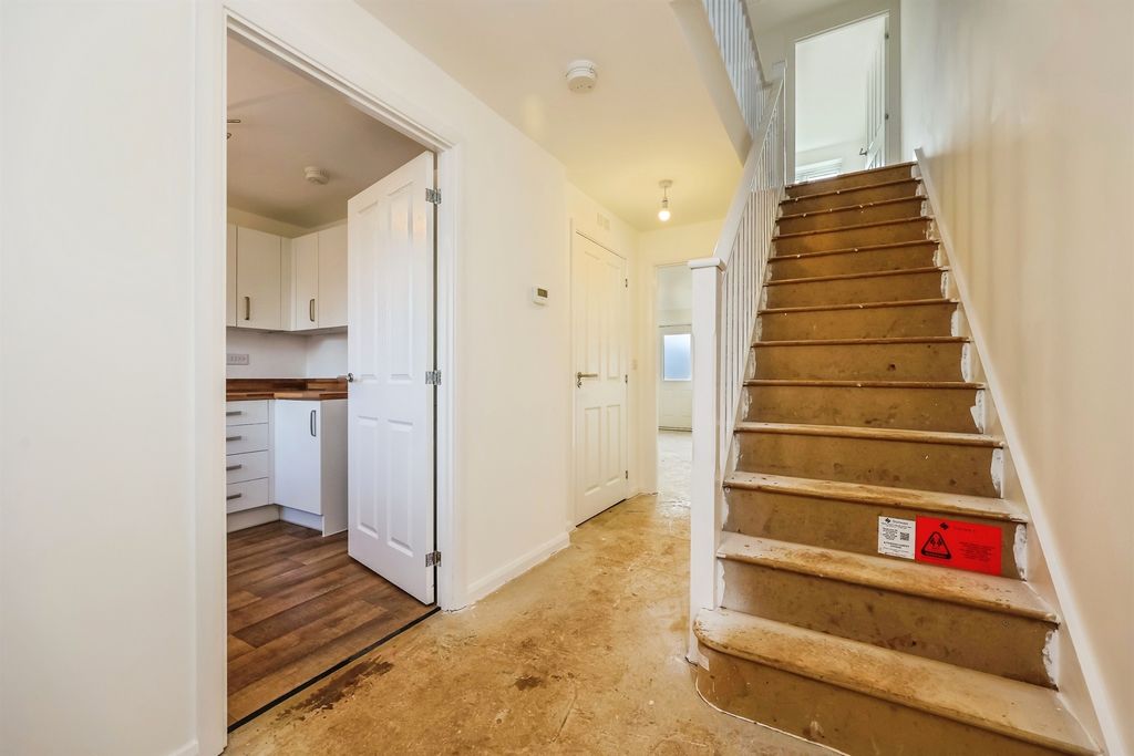 Property photo 3 of 25