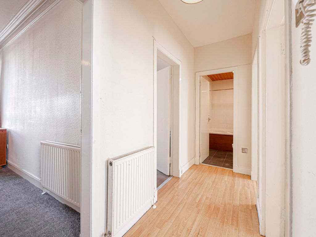 Property photo 2 of 11 Hall