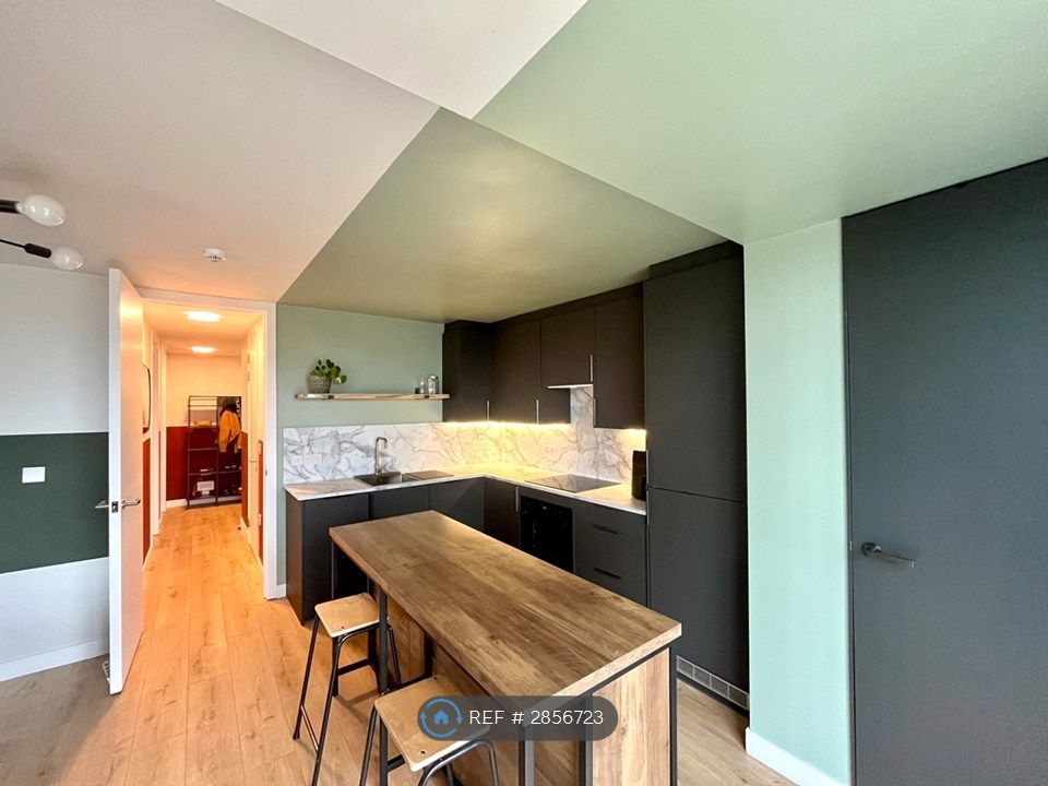 Property photo 3 of 14 Kitchen