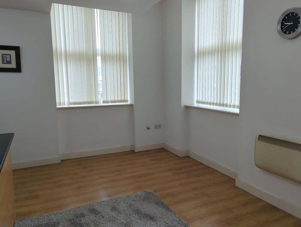 Property photo 2 of 8 Picture No. 17