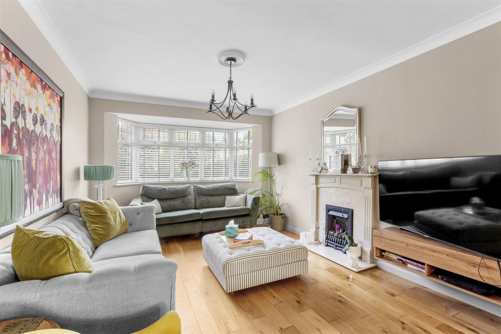 Property photo 3 of 15 Hamilton Rd-6.Jpg