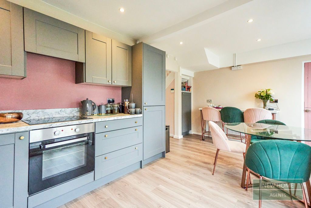 Property photo 3 of 19 Photo 12