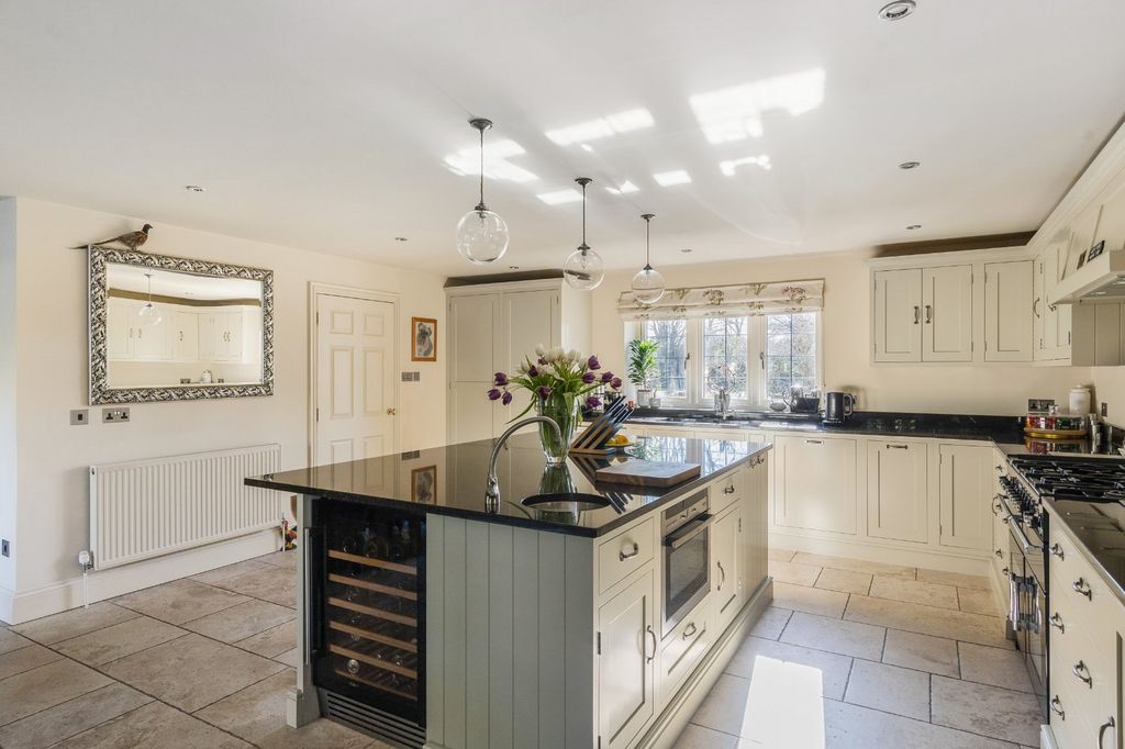 Property photo 2 of 19 Picture 2