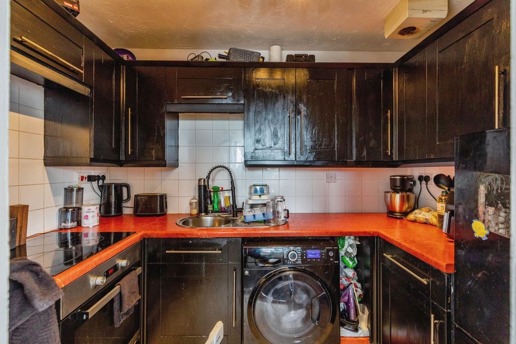 Property photo 3 of 17