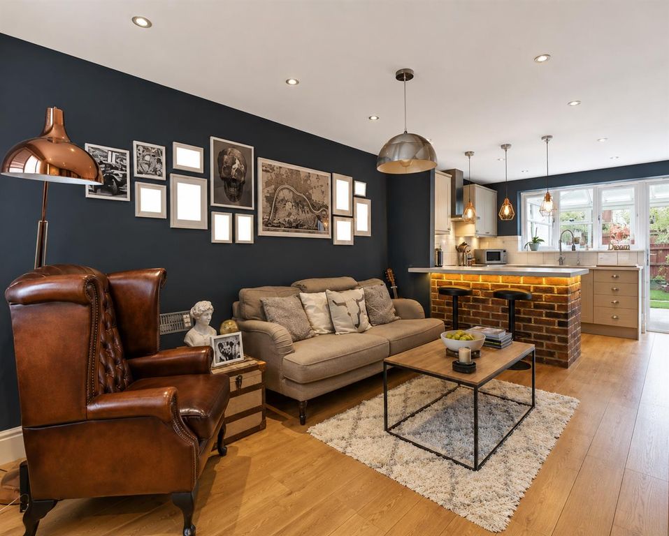 Property photo 1 of 8 Lounge.Png