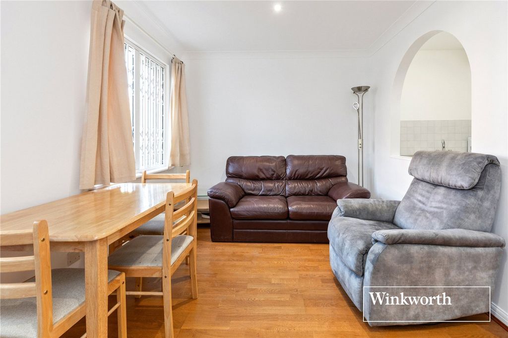 Property photo 3 of 15 Picture No. 17